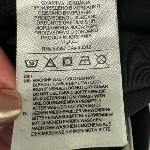 Adidas Aeroready Black Climate Leggings. Size Small black w/pocket - Picture 9 of 9